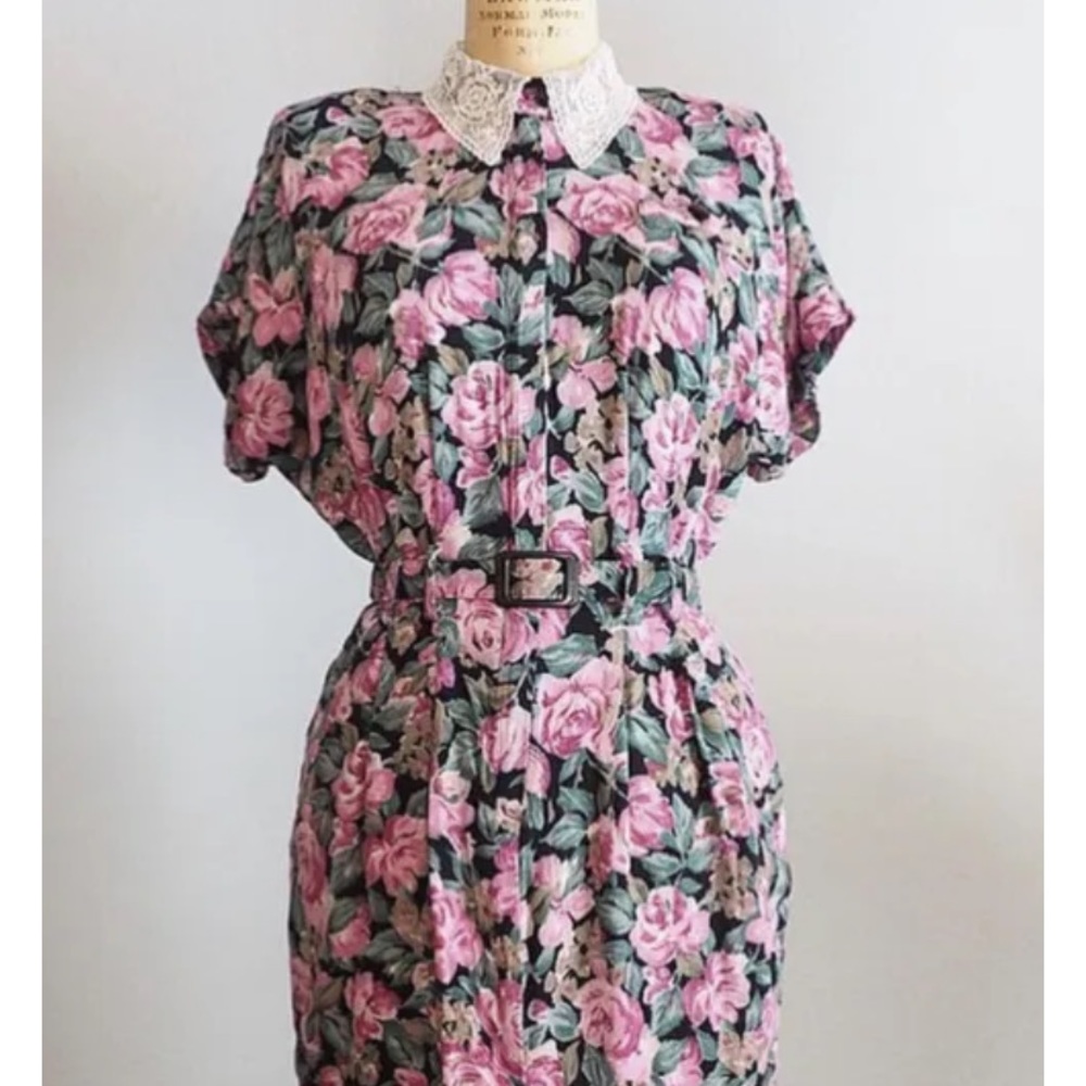 1980’s does 1940’s Rayon floral dress - Picture 3 of 6